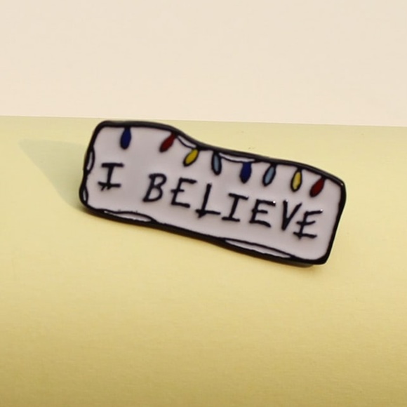 Stranger Things Pin - Picture 4 of 5